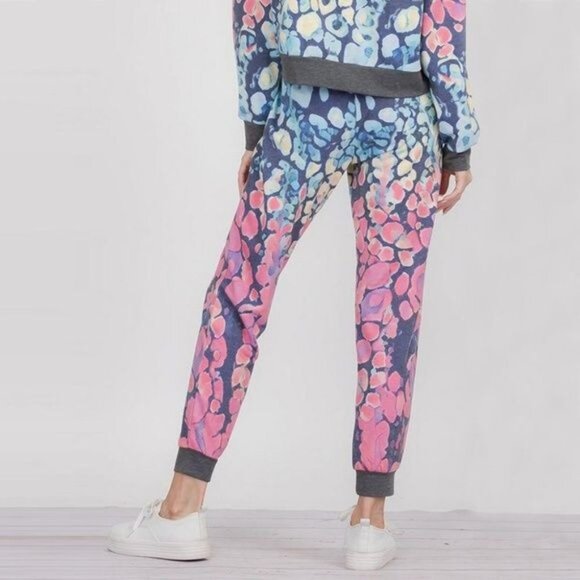 Women’s Bubblegum Colors Loungewear Joggers - Picture 3 of 4